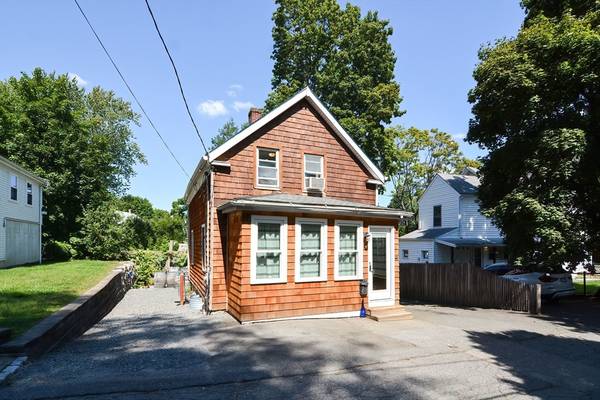 Canton, MA 02021,11 Pierce Place