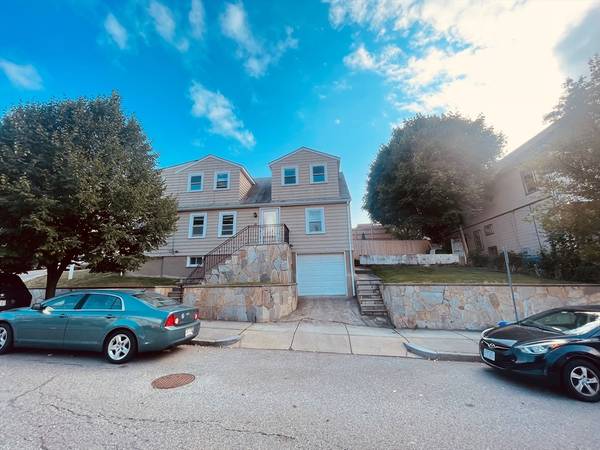 89 Bow St, Medford, MA 02155