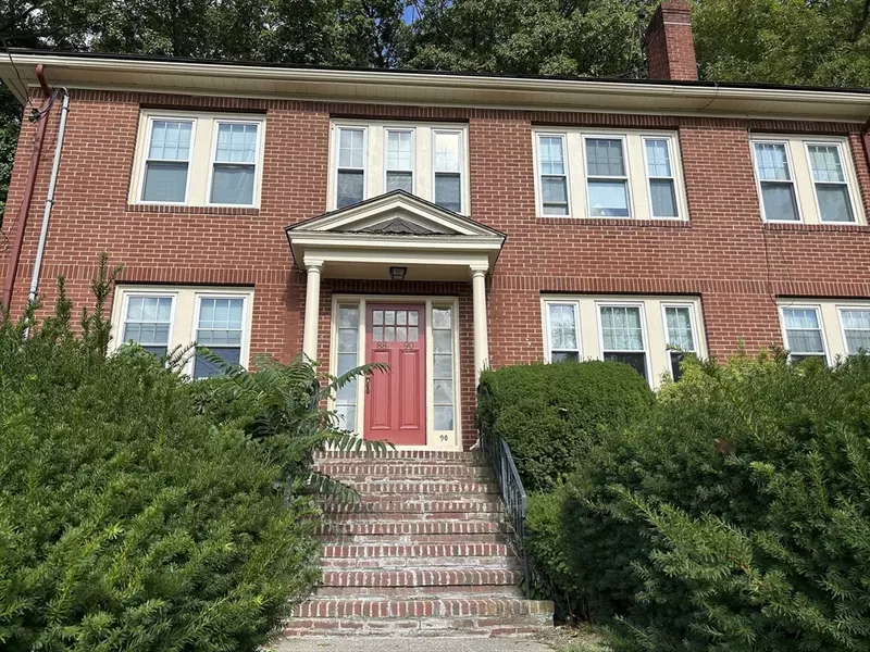 90 East Side Pkwy #2, Newton, MA 02458