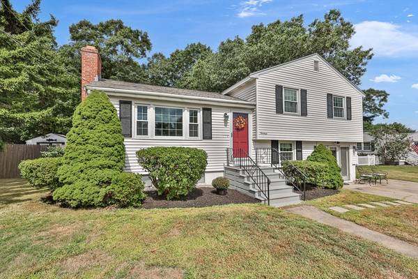 19 Midland Ave,  Franklin,  MA 02038