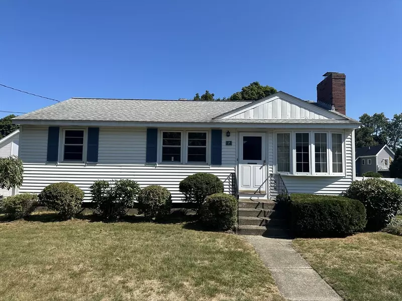 7 Linden St, Hudson, MA 01749