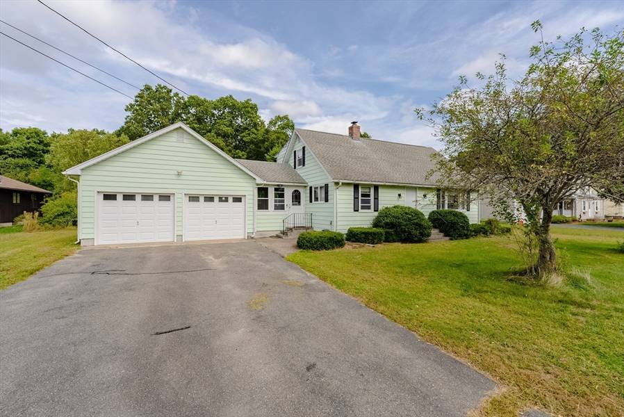 41 Manchonis Rd, Wilbraham, MA 01095