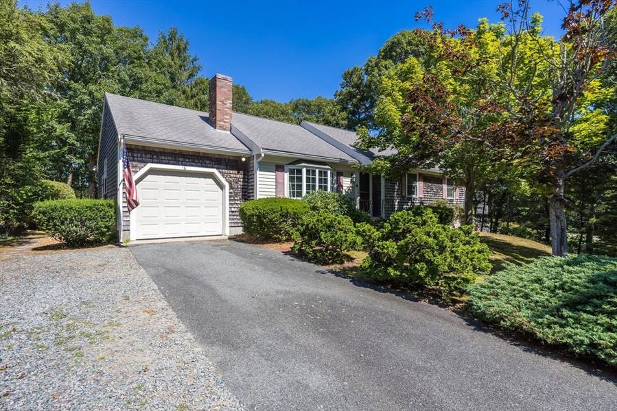 16 Harwood Avenue, Harwich, MA 02645