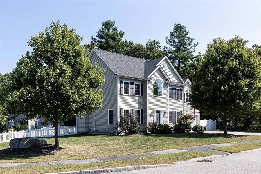 5 Pine Meadow Rd, Medway, MA 02053