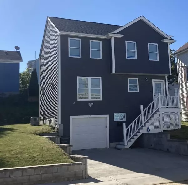 371 Tecumseh St, Fall River, MA 02721