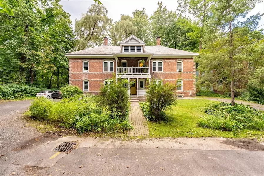 15 Glendale Ave, Northampton, MA 01060