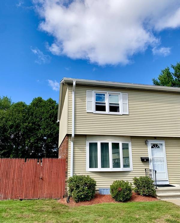 18 Yorktown Ct #18, Chicopee, MA 01020