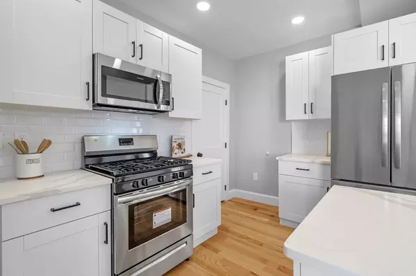 Salem, MA 01970,18-20 School St #2