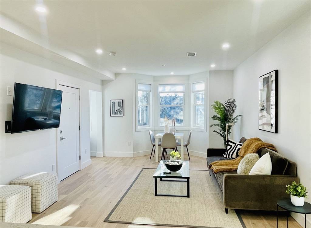 Boston, MA 02128,106 Webster #301