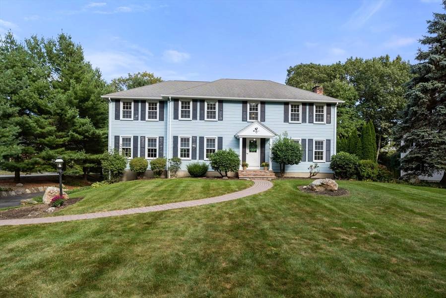 14 Saxon Ln, Shrewsbury, MA 01545