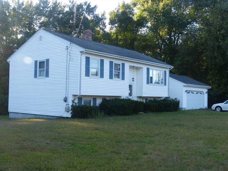 25 Quequechan Rd, Taunton, MA 02780