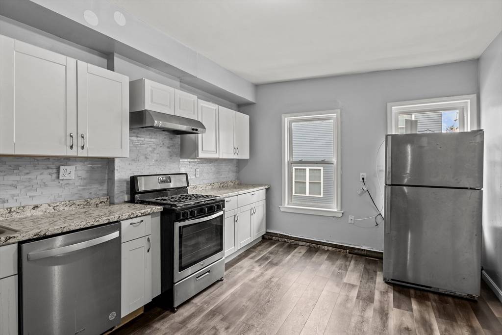 26 Alpine St #2, Boston, MA 02119