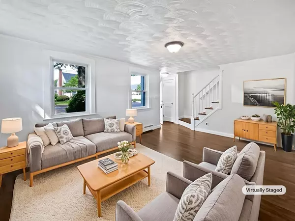 Reading, MA 01867,444 Lowell St