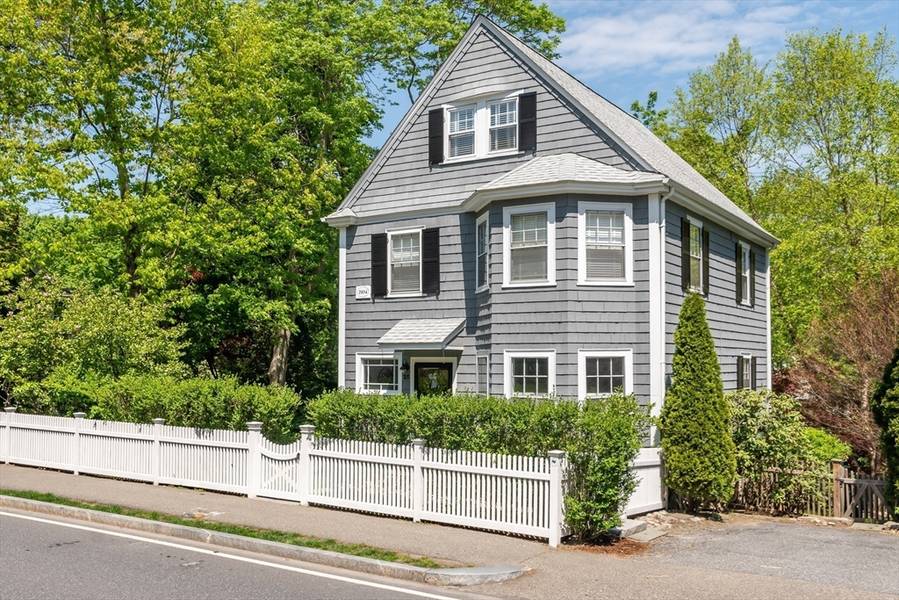 25 Glen Road, Wellesley, MA 02481