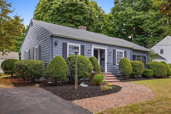 17 Walden Rd, Wakefield, MA 01880