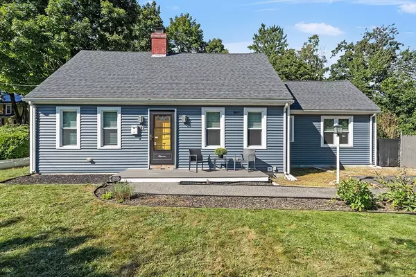 11 5th St, Webster, MA 01570