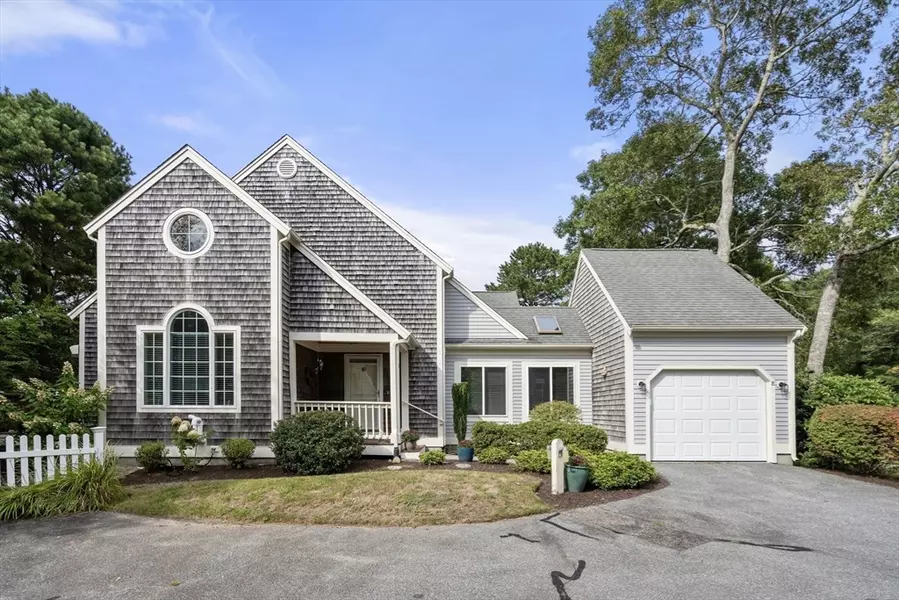 8 Gold Leaf Lane #33, Mashpee, MA 02649