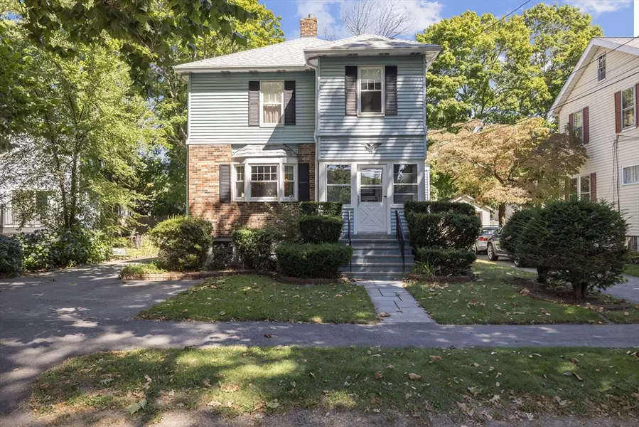 4 Farmcrest Ave, Lexington, MA 02421