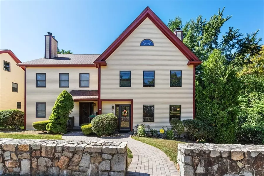 25 Cottage #25, Newton, MA 02464