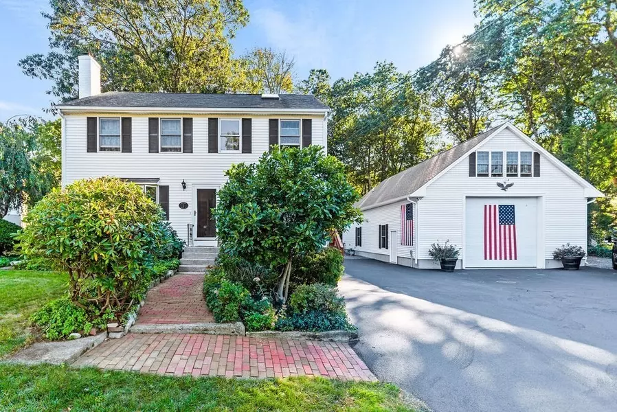 2 Hawes Street, Wrentham, MA 02093