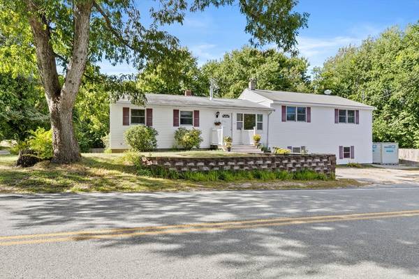 73 Fearing Hill Rd, Wareham, MA 02576