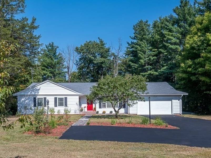 127 Townsend St, Pepperell, MA 01463