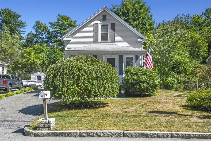 15 Coolidge Street, Chelmsford, MA 01863