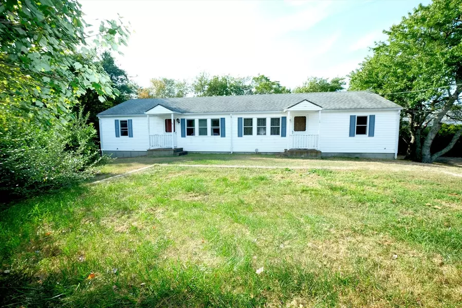 16 Glendoon Rd, Harwich, MA 02646