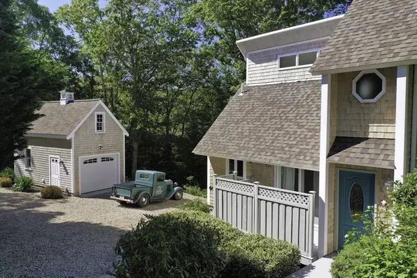 41 Halyard Ln, Mashpee, MA 02649