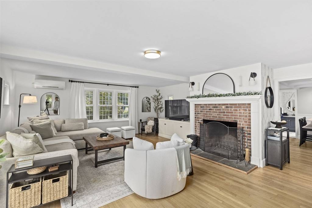 Scituate, MA 02066,219 Old Oaken Bucket Rd