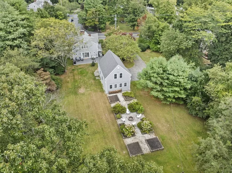 219 Old Oaken Bucket Rd, Scituate, MA 02066