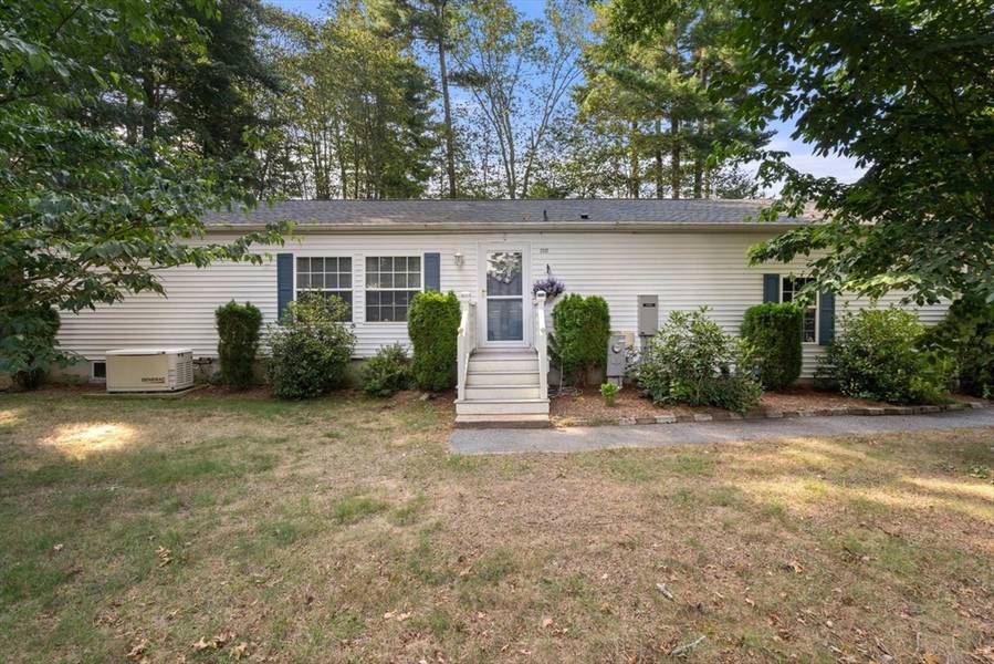 2202 Oak Point Dr, Middleboro, MA 02346