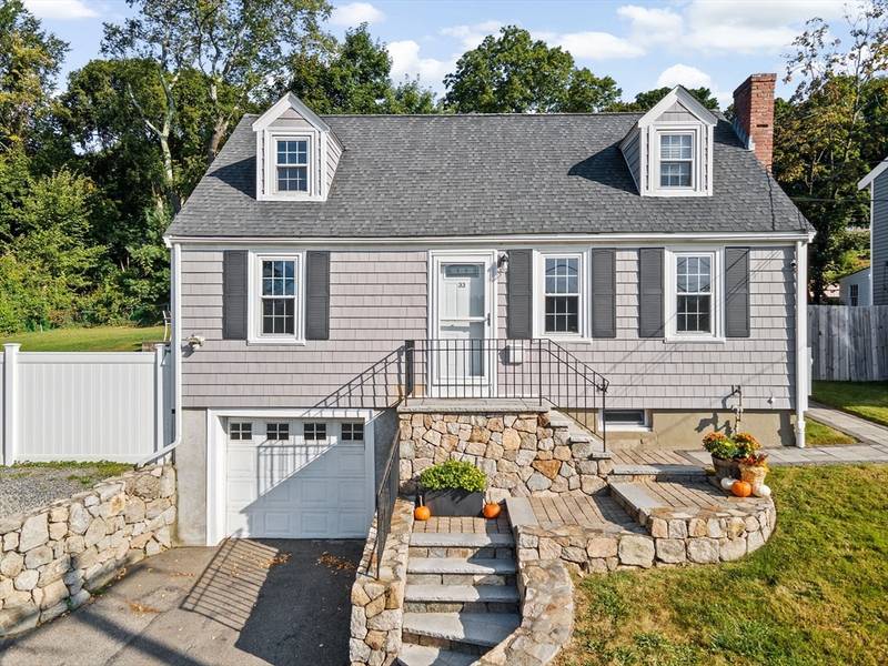 33 Broad Cove Rd, Hingham, MA 02043