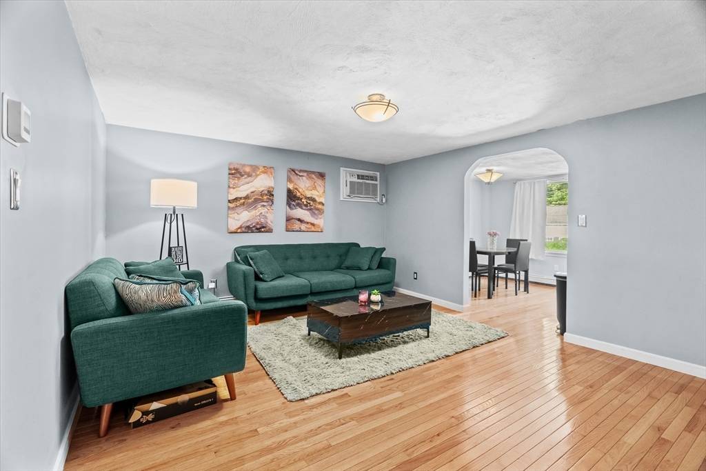 251 Neponset St #4, Canton, MA 02021