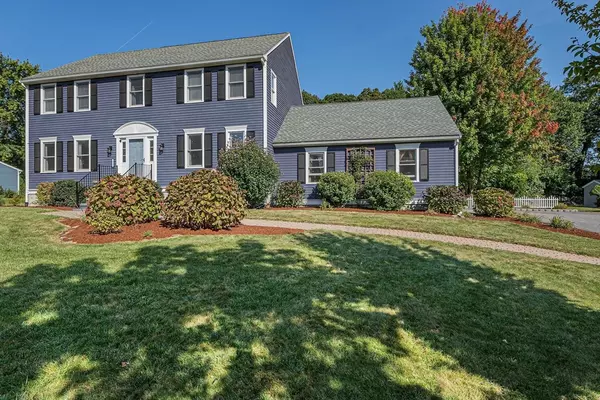 92 Buckboard Ln, Abington, MA 02351