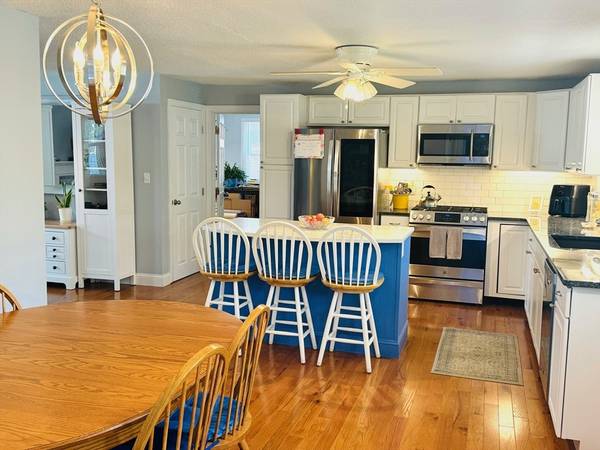 Falmouth, MA 02536,101 Sanddollar Circle