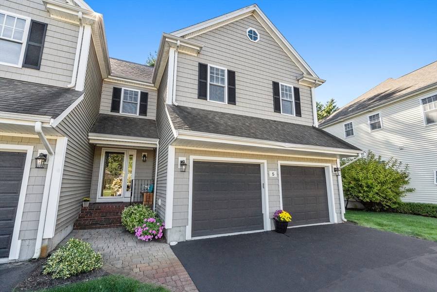 5 Stagecoach Ln #5, East Bridgewater, MA 02333