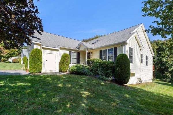 8 Carriage Path #8, Uxbridge, MA 01569