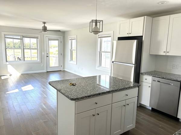 17 North End Blvd #B, Salisbury, MA 01952