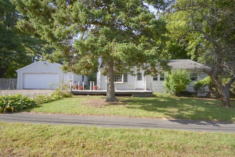 8 Clearwater Road, Peabody, MA 01960