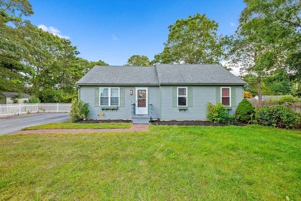 11 Repose Ln, Wareham, MA 02538