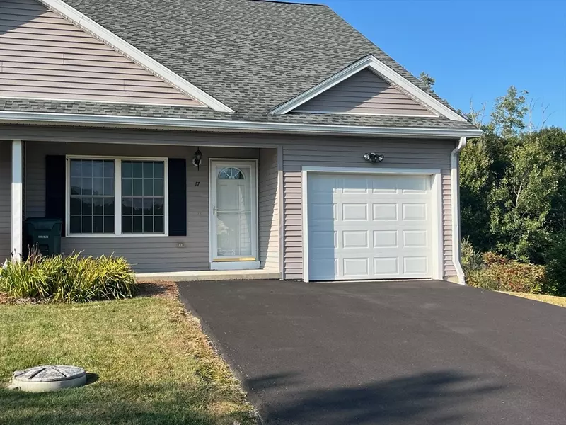 17 Daniel Drive #17, Oxford, MA 01537