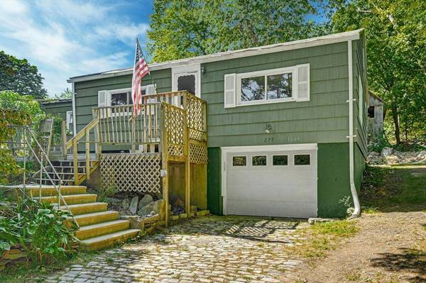 1605 Reservoir St, Holden, MA 01520