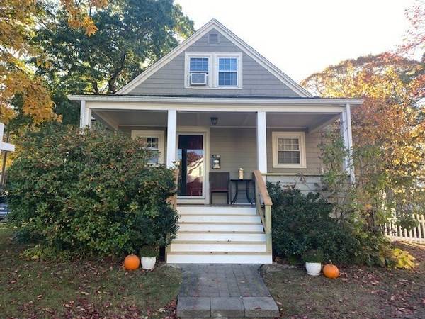 65 Standish Ave, Braintree, MA 02184