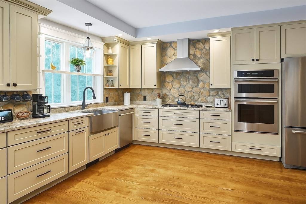 Kingston, MA 02364,114 Country Club Way