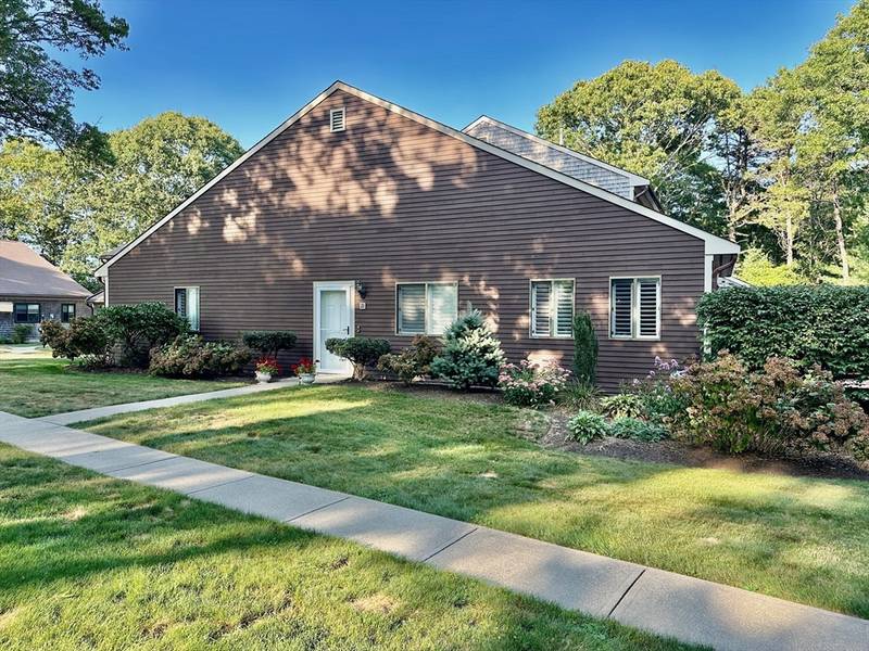 21 Roundhouse Rd #21, Bourne, MA 02532