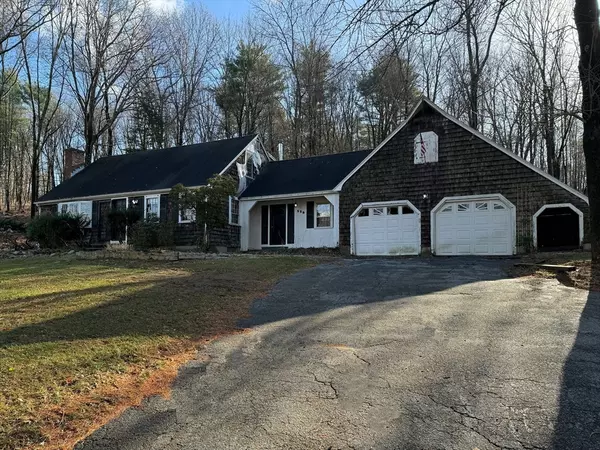 558 Great Rd, Stow, MA 01775