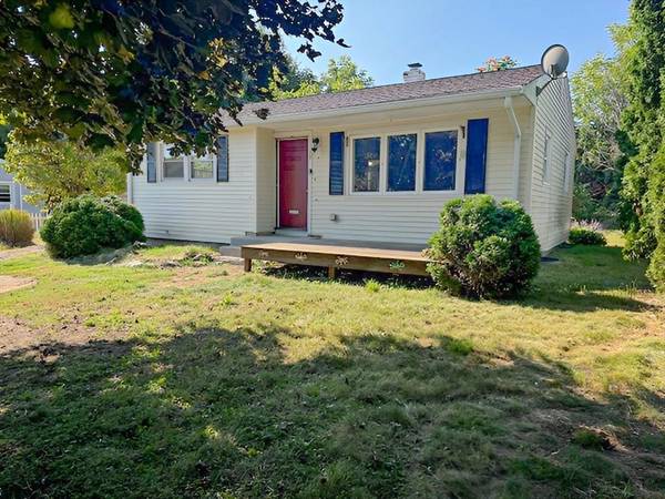 13 Jersey Dr, Worcester, MA 01606