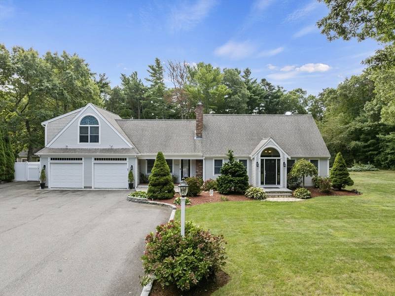 750 Old Barnstable Rd, Mashpee, MA 02649