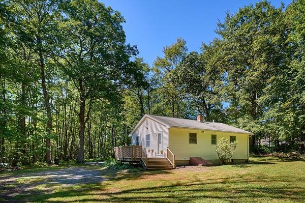 4 Barnard Rd, Granville, MA 01034